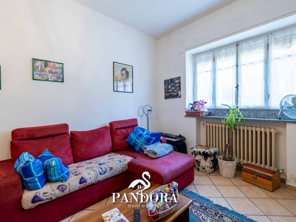 Appartamento a Angera in via achille piazzi, 13 - Foto 3