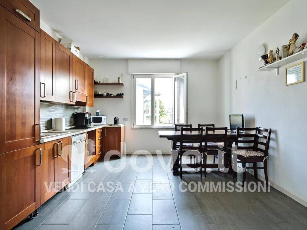 Appartamento a Carugo in Via Luigi Cadorna, 54 - Foto 2