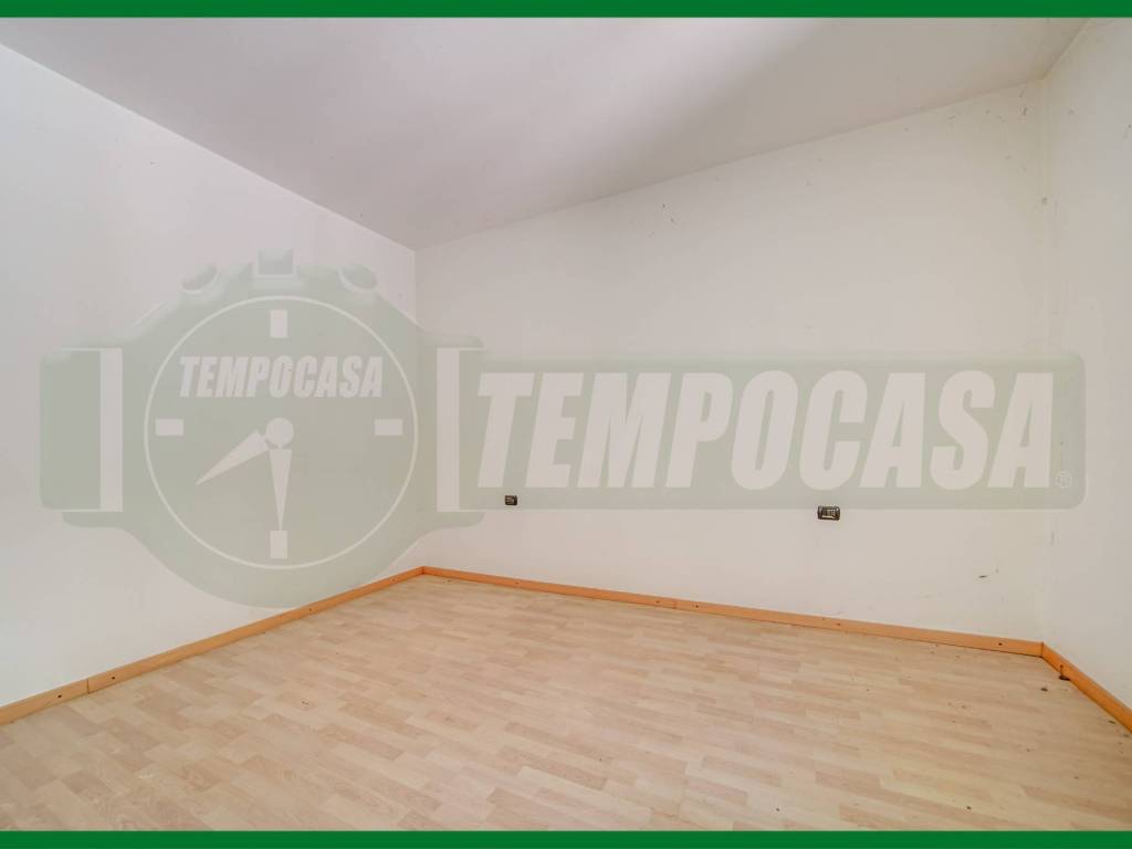 Appartamento a Samarate in Via Francesco Petrarca - Foto 2