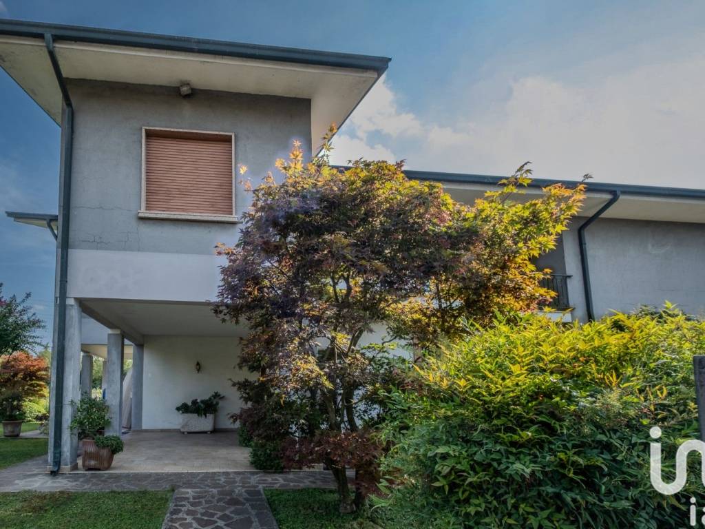 Villa a Castiglione delle stiviere in Via Lonato, 127 - Foto 2