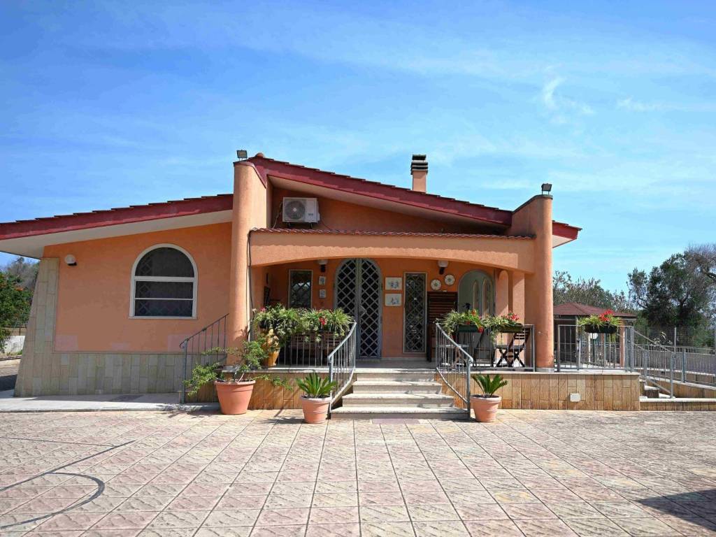 Villa a Carovigno in Contrada Colombo - Foto 2