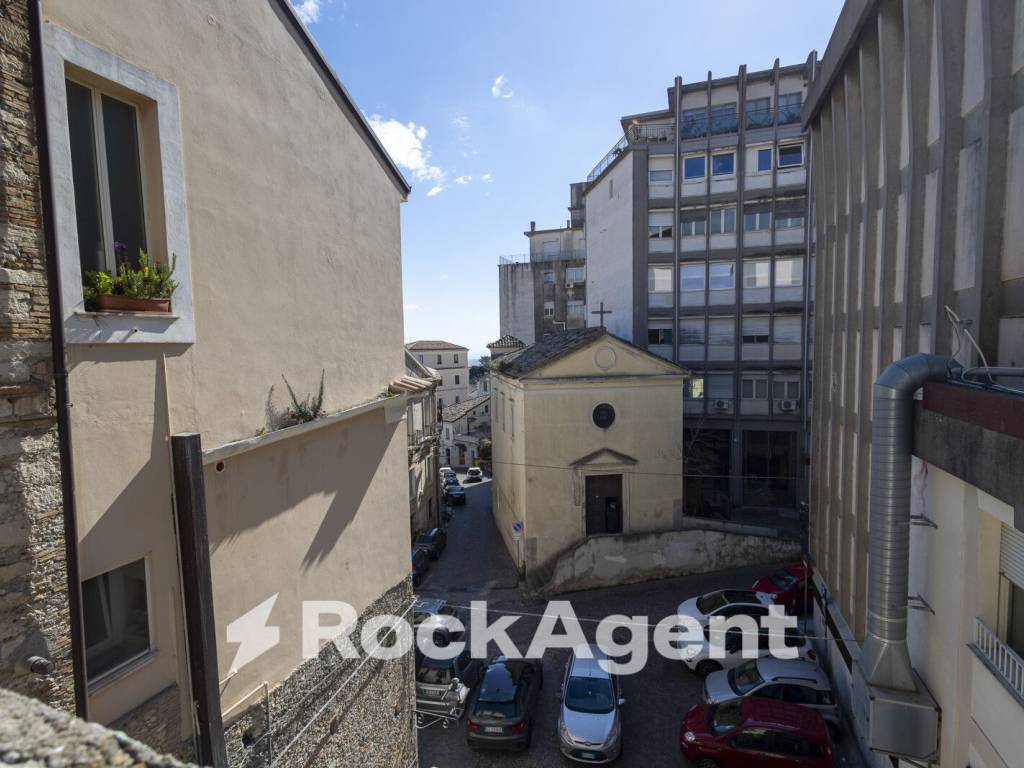 Appartamento a Catanzaro in Via Luigi Settembrini, 11 - Foto 2
