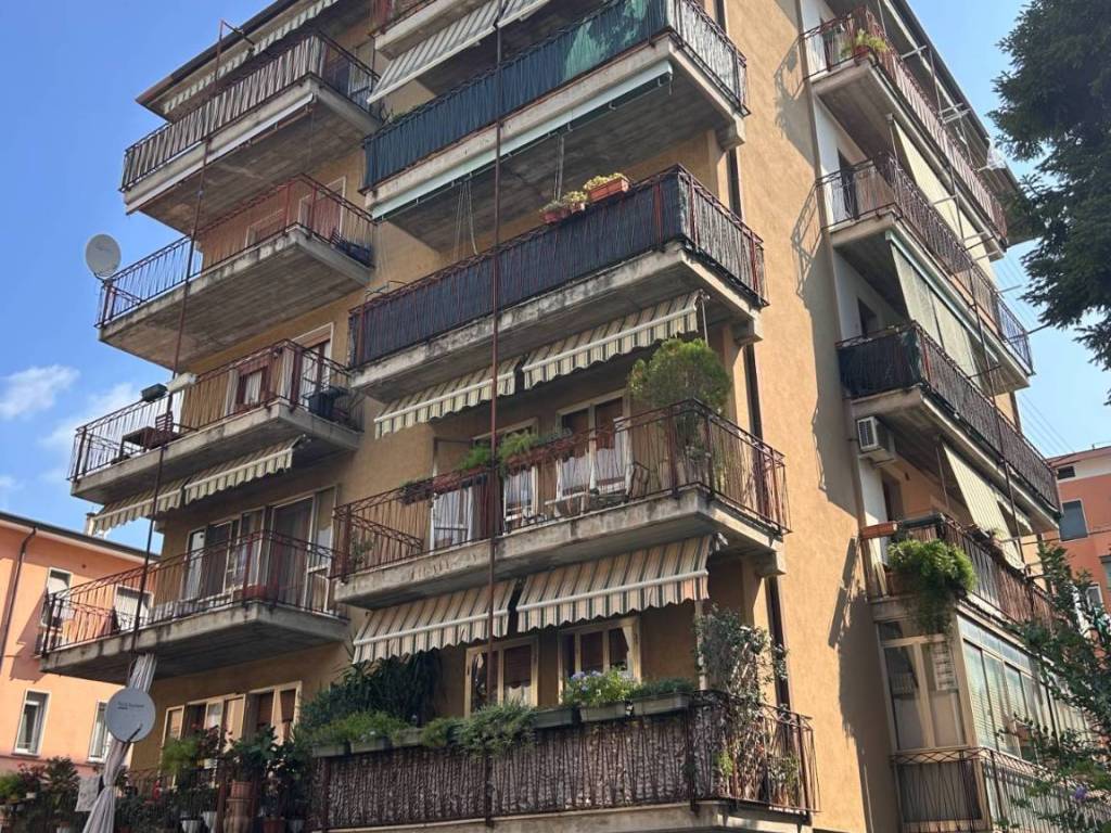 Appartamento a Verona in Via Cacciatori Piemontesi, 21 - Foto 2