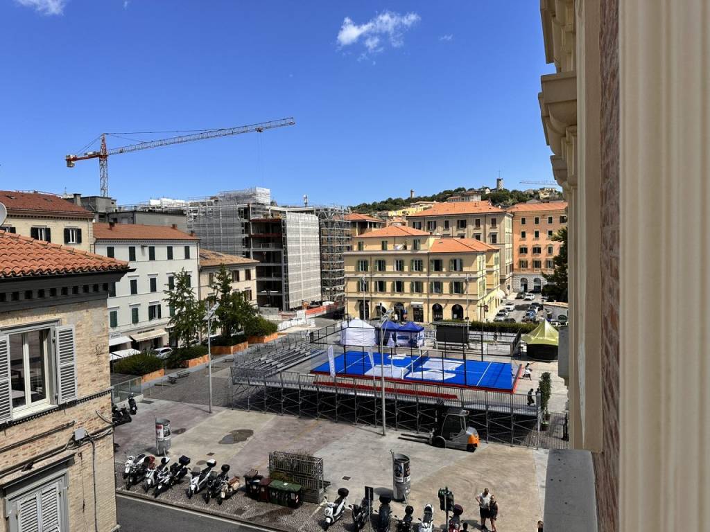 Appartamento a Ancona in Piazza stamira - Foto 2