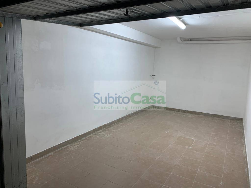 Box / garage a Chieti in Viale Abruzzo, 221 - Foto 3