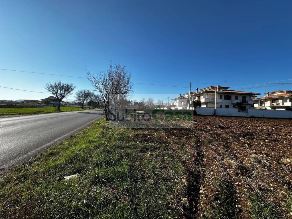Terreno a Rosciano in strada provinciale 20 - Foto 2