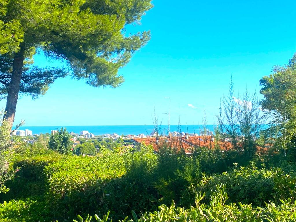 Casa indipendente a Riccione in Viale dei Pini - Foto 2