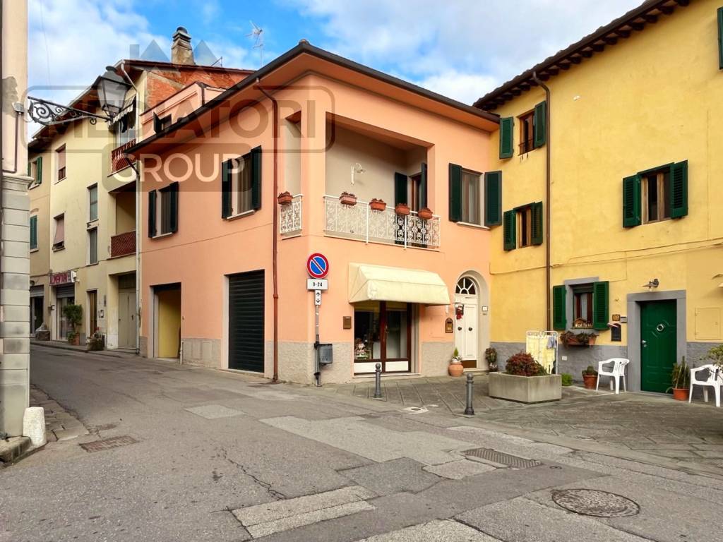 Casa indipendente a Montopoli in val d'arno in Piazza Alvaro Fantozzi, 13 - Foto 2