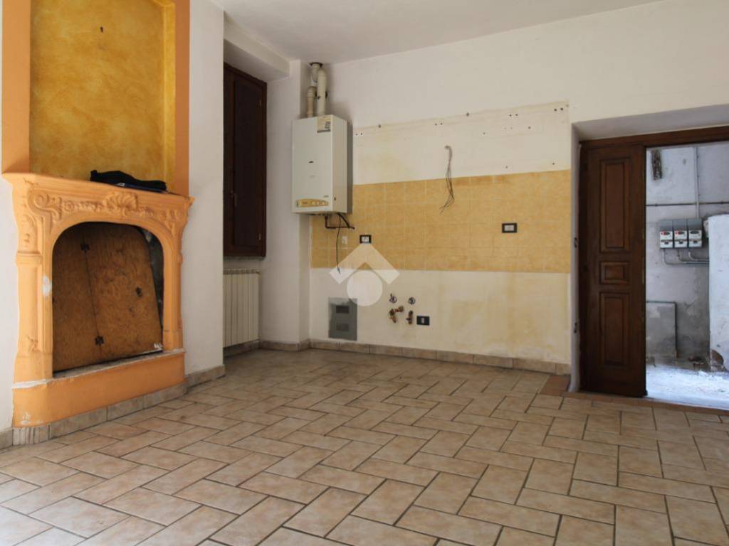 Appartamento a Varallo pombia in via parrocchia, 2 - Foto 2