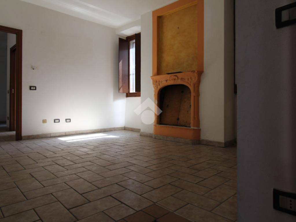 Appartamento a Varallo pombia in via parrocchia, 2 - Foto 3