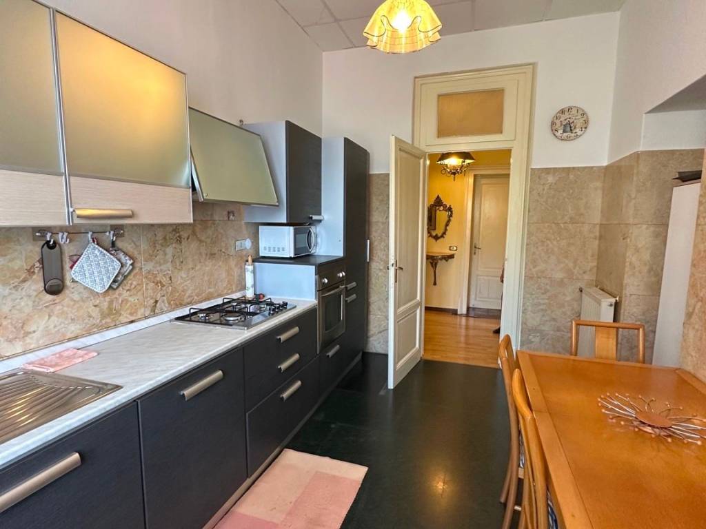 Appartamento a Luino in Via Casneda - Foto 4