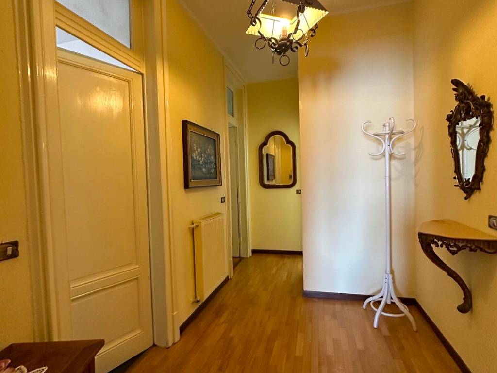 Appartamento a Luino in Via Casneda - Foto 5