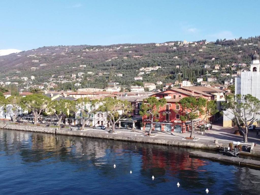 Appartamento a Torri del benaco in Lungolago Vittorio Veneto - Foto 2