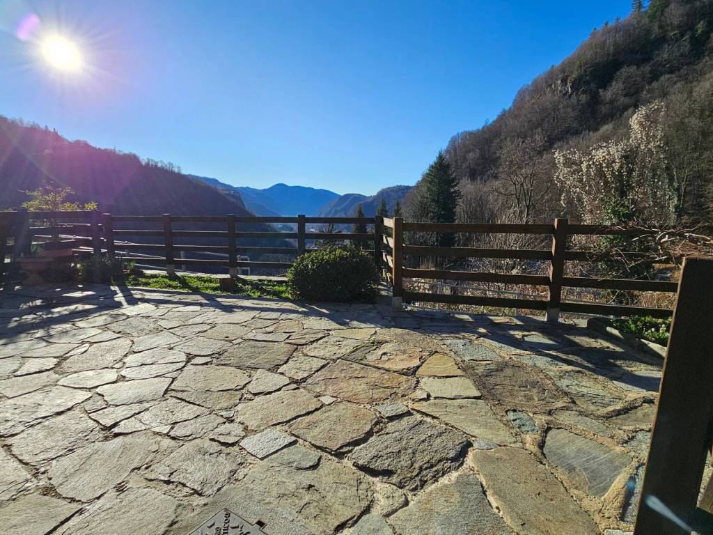 Villetta a schiera a Varallo in Località Dovesio - Foto 4