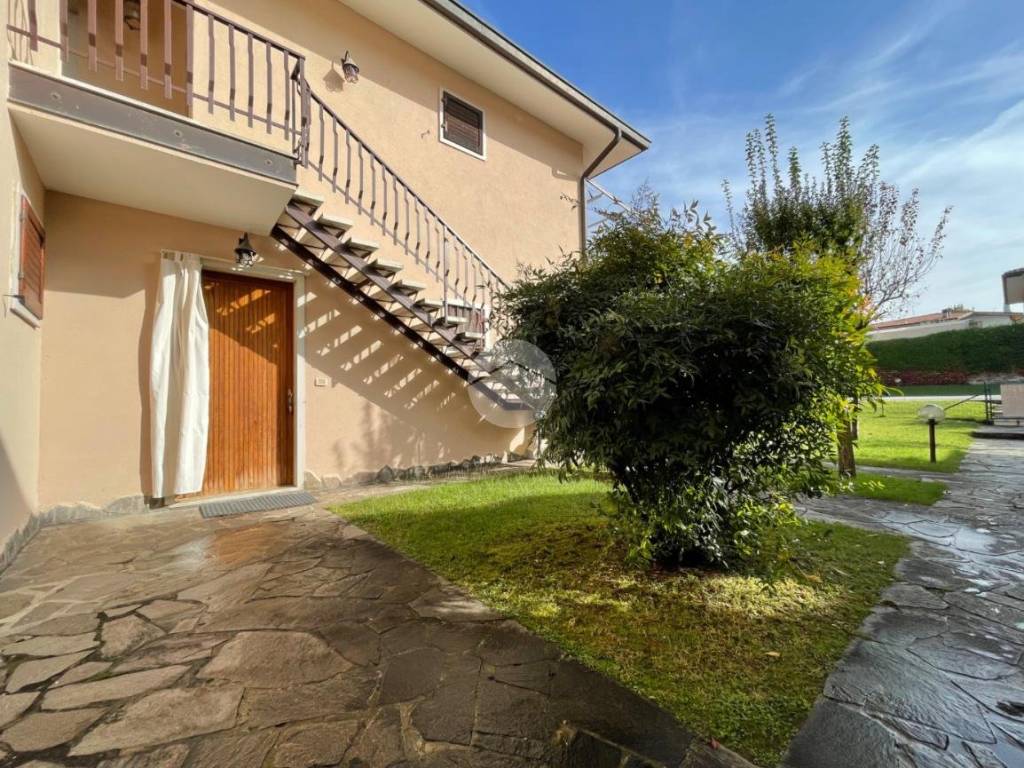 Appartamento a Bardolino in Piazza Costituzione, 1 - Foto 2