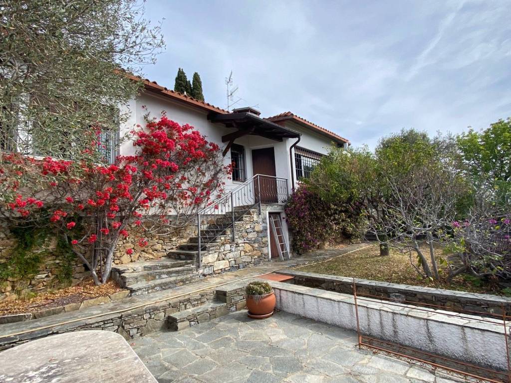 Villa a Alassio in Via Rangè, 75 - Foto 3