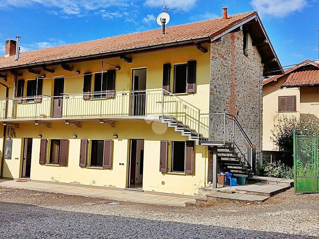 Casa indipendente a Angera in Via Sant'Ambrogio, 2 - Foto 2