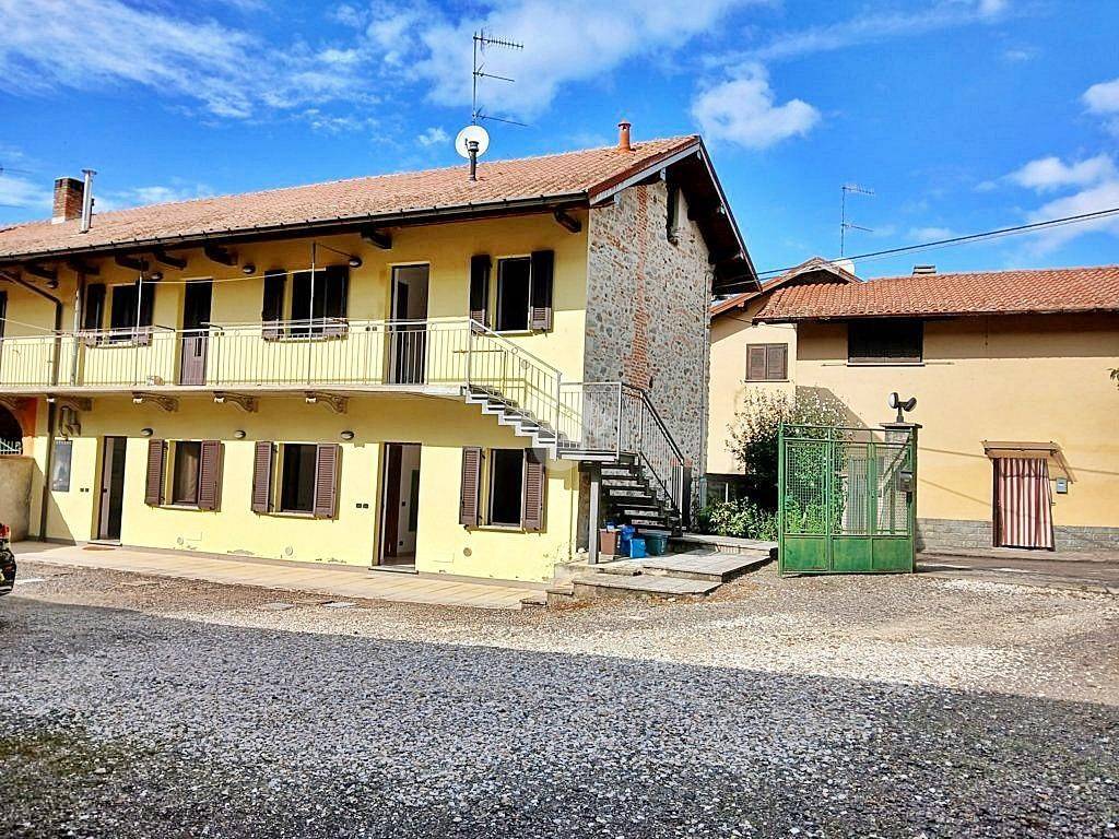 Casa indipendente a Angera in Via Sant'Ambrogio, 2 - Foto 4