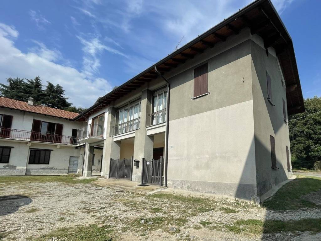 Villa a Besozzo in Via Trento - Foto 5