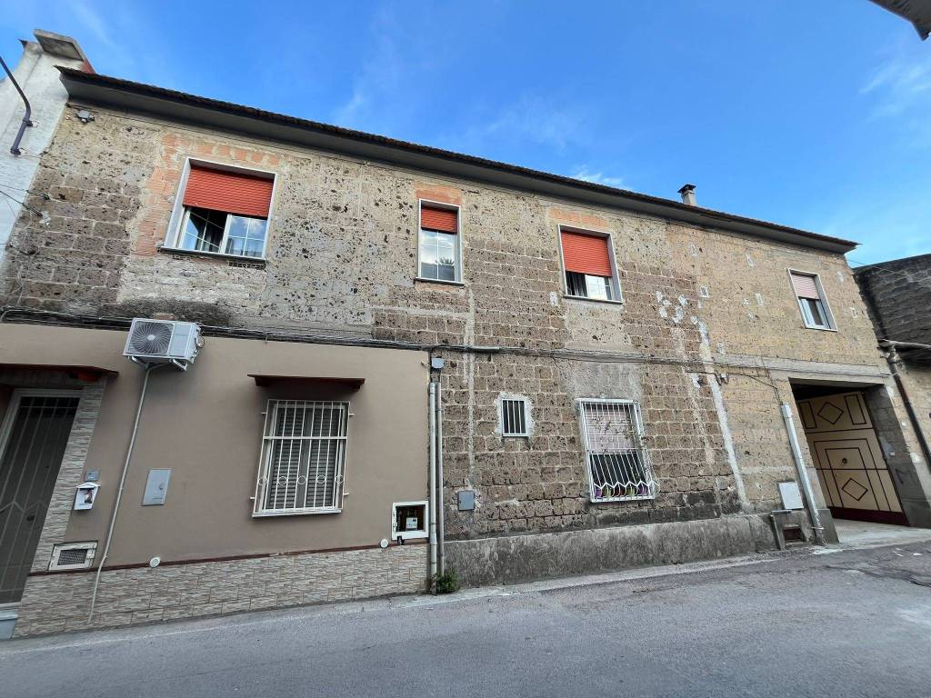 Appartamento a Curti in Via Alessandro Manzoni - Foto 2