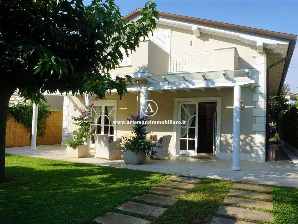Villa a Pietrasanta in via duca della vittoria - Foto 2