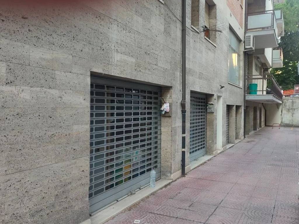Box / garage a Ascoli piceno in Via Erasmo Mari - Foto 3