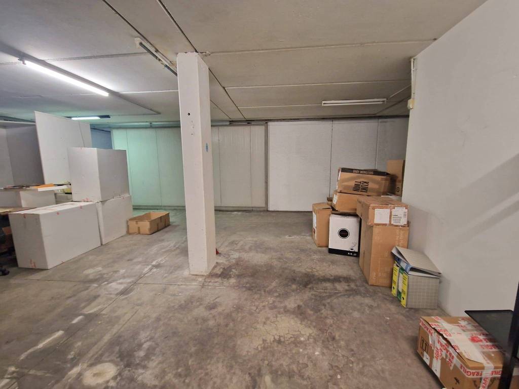 Box / garage a Pistoia in Via Fiorentina, 641 - Foto 2