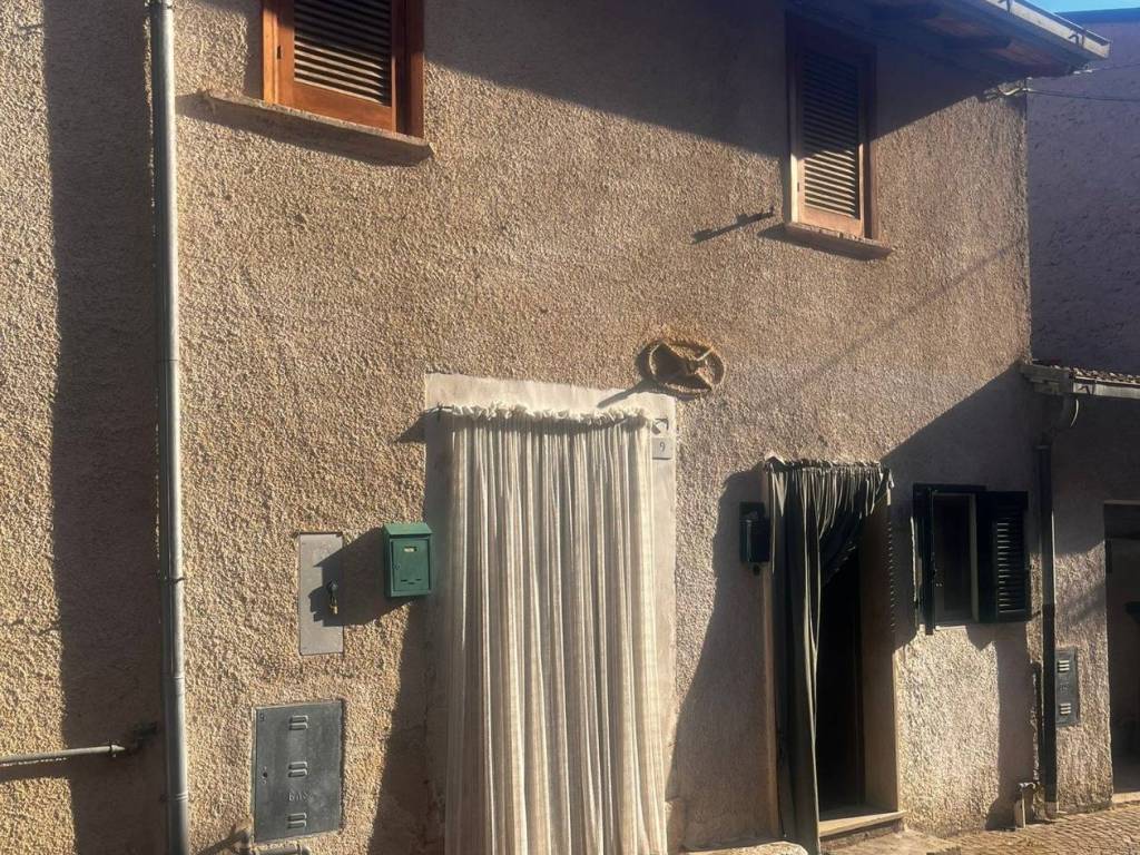 Casa indipendente a Scurcola marsicana in Piazza Zenobio Bontempi - Foto 2