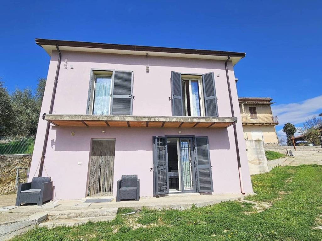 Villa a Frosinone in Via Colle Roffio, 13 - Foto 2