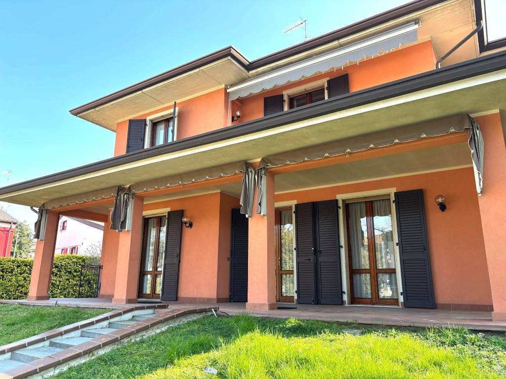 Villa a Curtatone in Via Vittorina Gementi - Foto 2