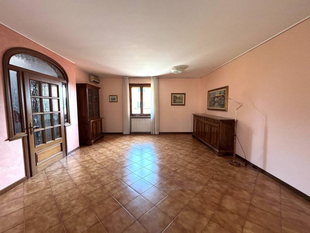 Villa a Curtatone in Via Vittorina Gementi - Foto 3