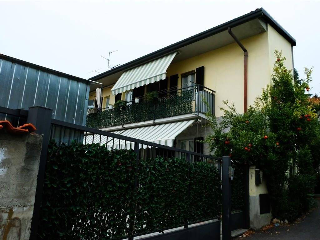Villa a Somma lombardo in Via De Amicis, 27 - Foto 3