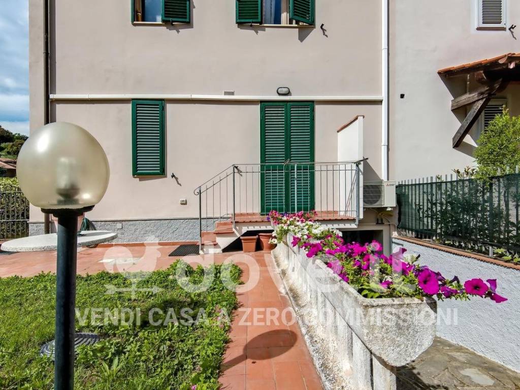 Villetta a schiera a Poggio a caiano in Via Luca della Robbia, 36 - Foto 2