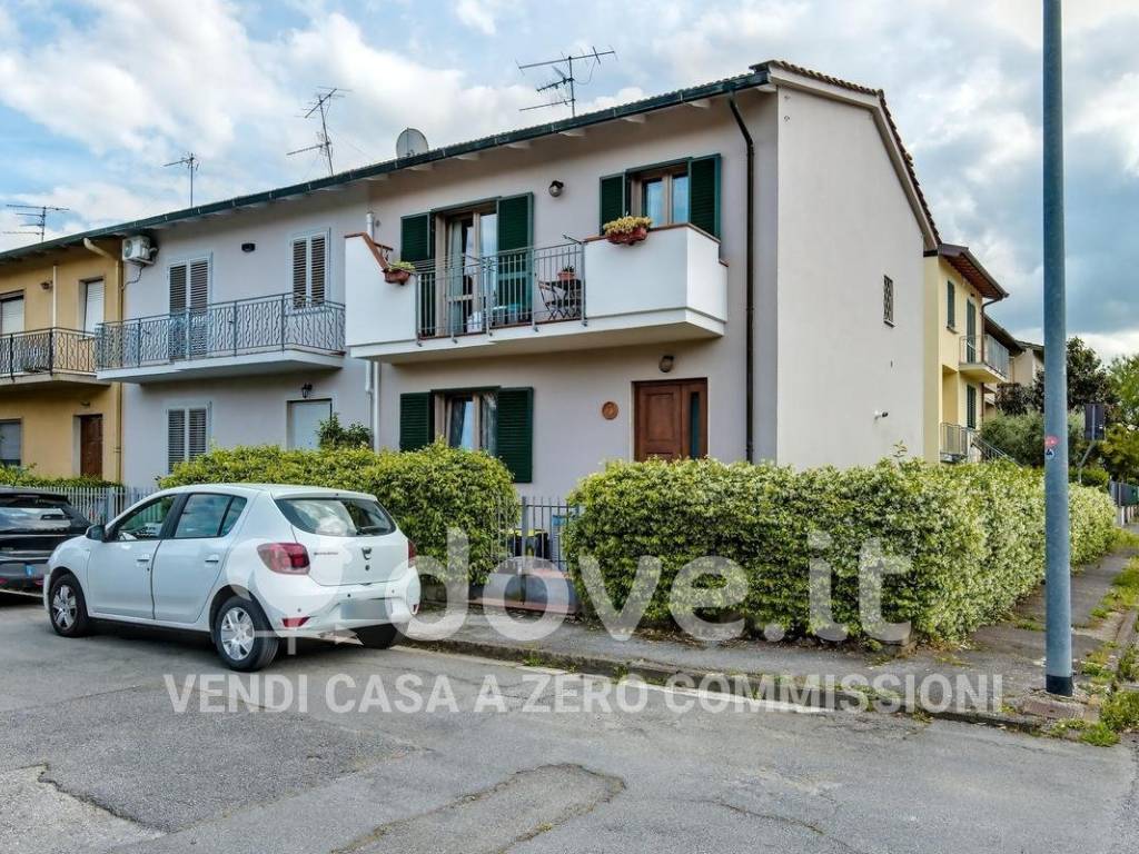 Villetta a schiera a Poggio a caiano in Via Luca della Robbia, 36 - Foto 3