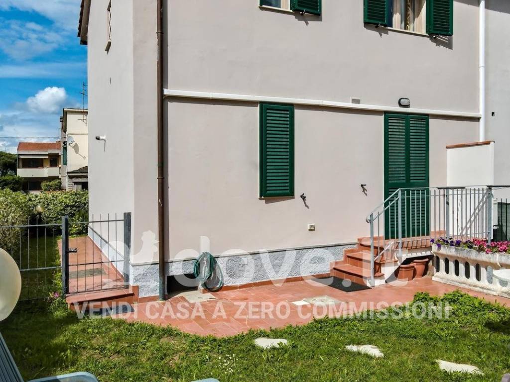 Villetta a schiera a Poggio a caiano in Via Luca della Robbia, 36 - Foto 5