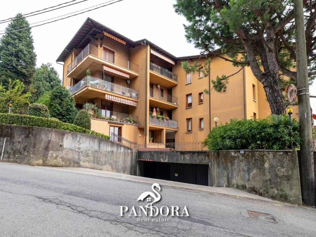 Appartamento a Ispra in via Verbano, 93 - Foto 2