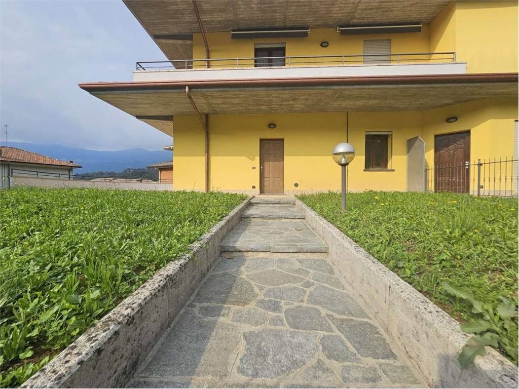 Appartamento a Locatello in Via Passeggiata dei Francesci, 3 - Foto 2