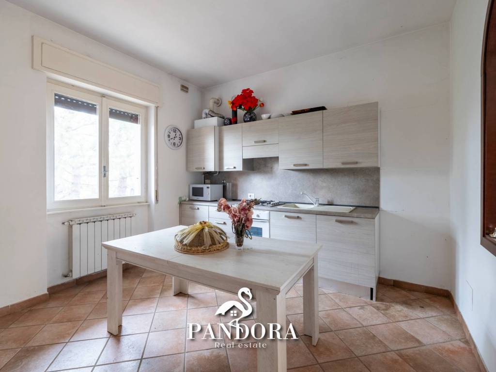 Appartamento a Angera in via varesina , 34 - Foto 4