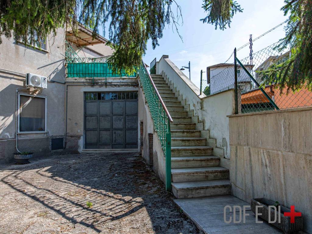 Appartamento a Fara in sabina in Via 21 Aprile - Foto 2
