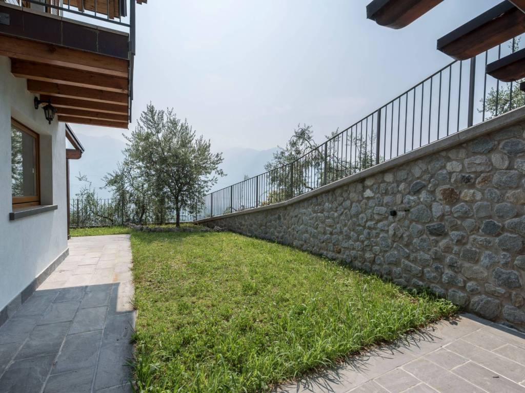 Villa a Costa volpino in Via San Gottardo, 25 - Foto 5