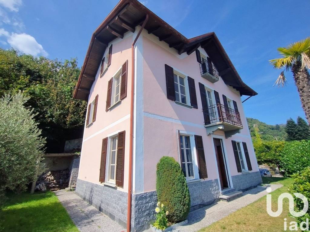 Villa a Oggebbio in Via TEN. A. LI GOBBI, 37 - Foto 2