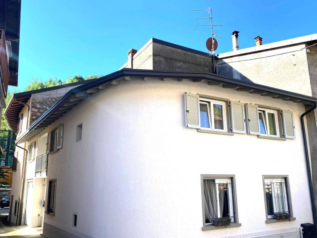 Casa indipendente a Clusone in Via Giuseppe Mazzini, 80 - Foto 3