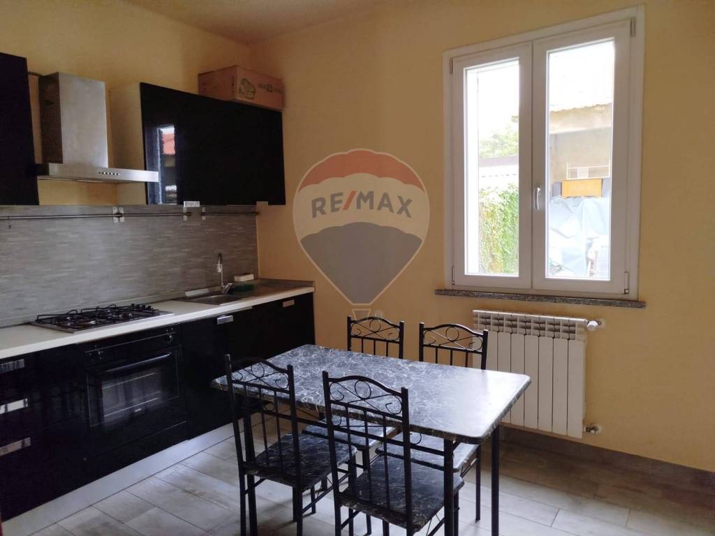 Appartamento a Vellezzo bellini in Via Partigiani - Foto 2