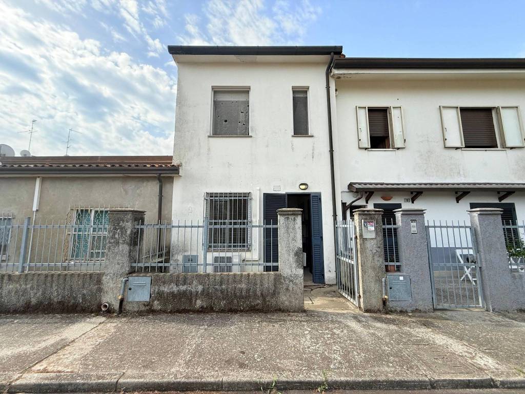 Casa indipendente a Comacchio in Viale Portorico, 9 - Foto 3