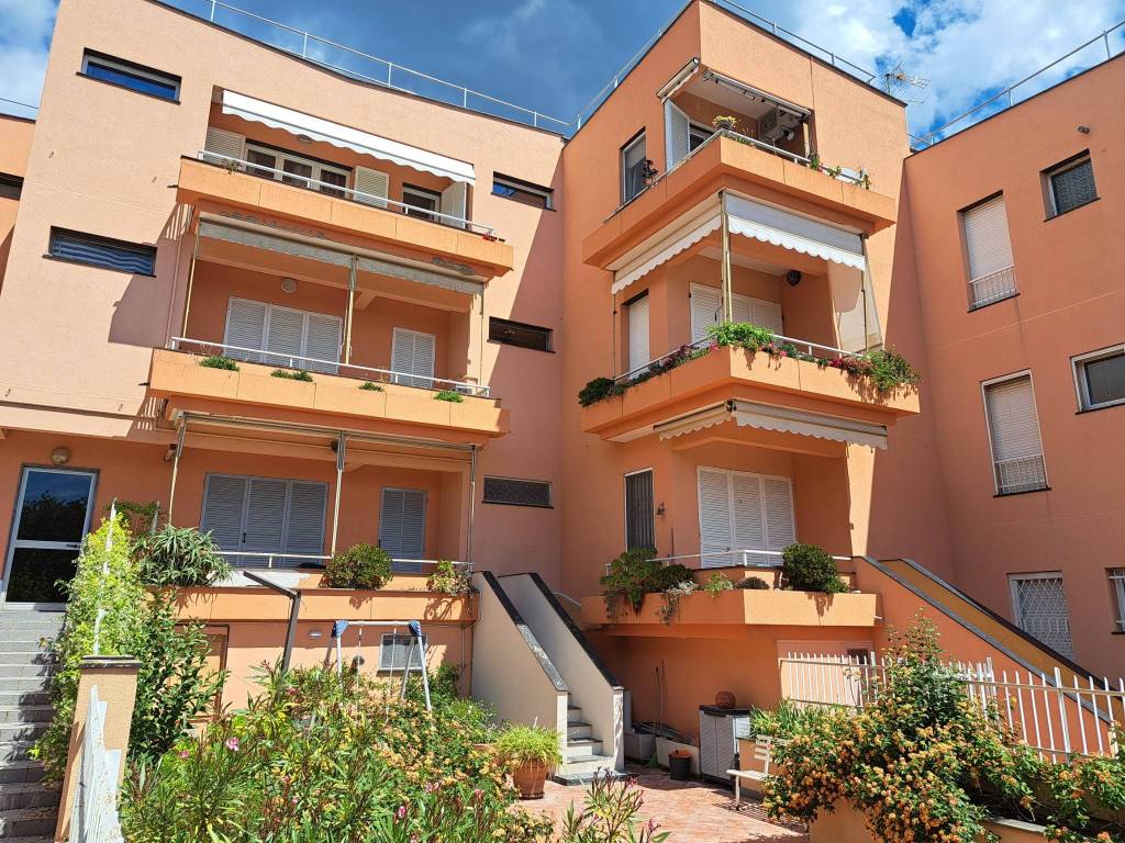 Appartamento a Varazze in Via degli Oleandri - Foto 4