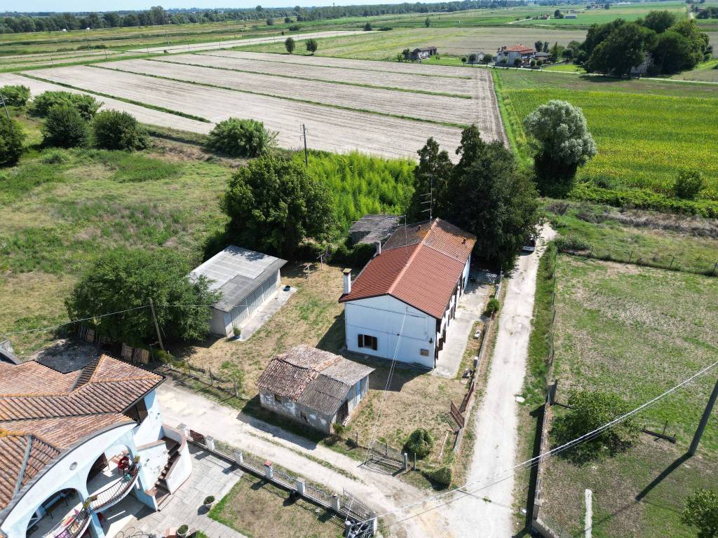Villa a Mesola in Via della Liberazione, 30 - Foto 2