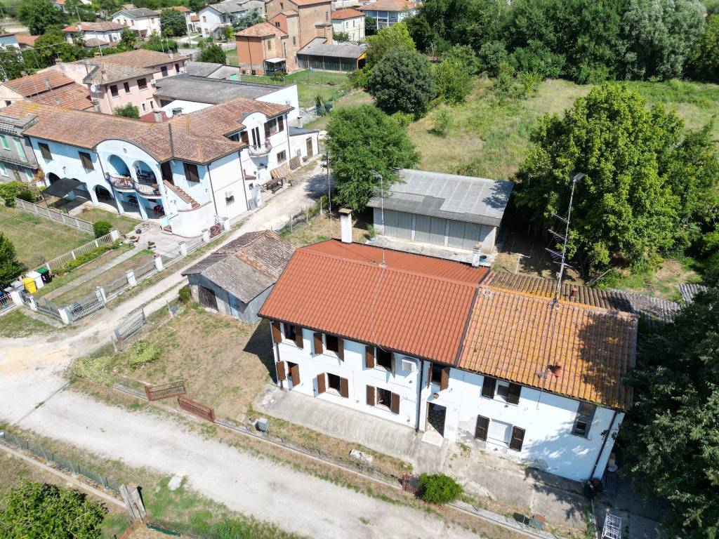 Villa a Mesola in Via della Liberazione, 30 - Foto 3