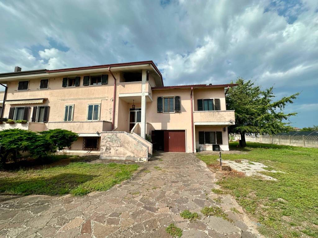 Villa a San giovanni lupatoto in Via Speranza, 181 - Foto 5