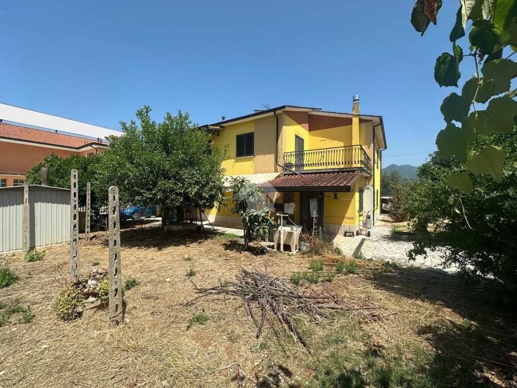 Casa indipendente a Sant'elia fiumerapido in Via Chiusanova, 544 - Foto 3