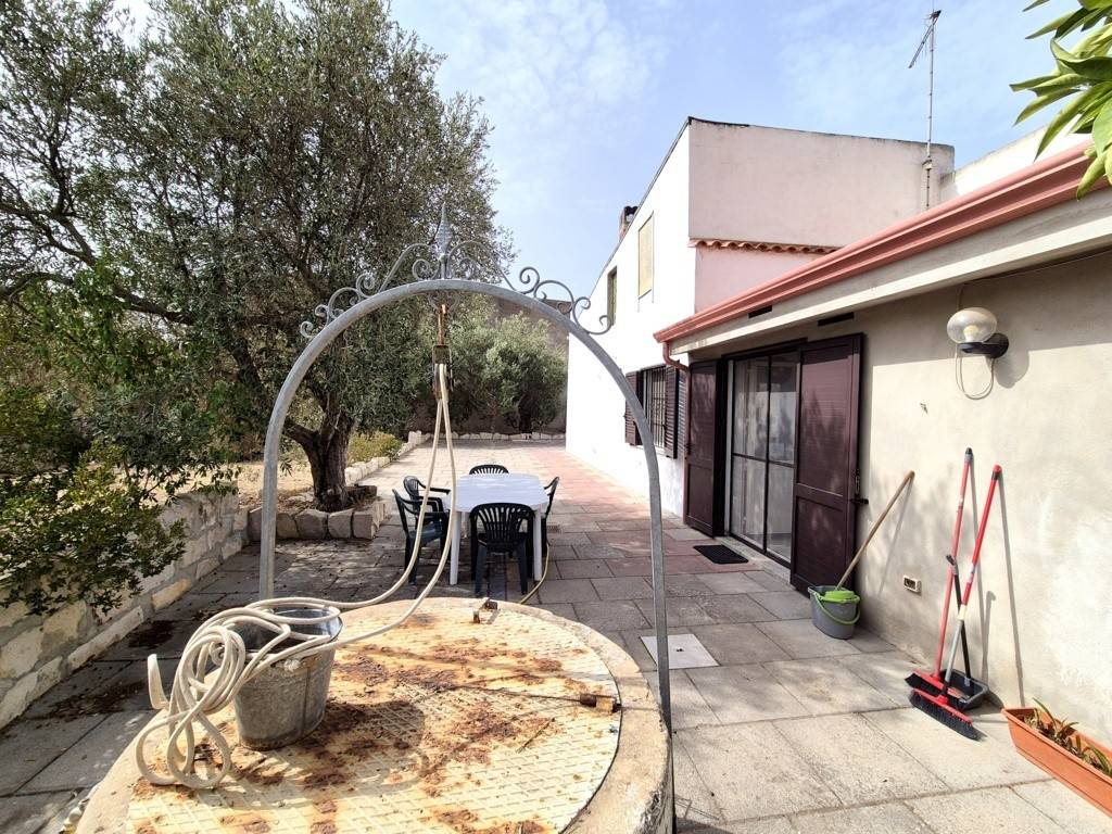 Villa a San giovanni suergiu in Via Cesare Pavese, 7 - Foto 3